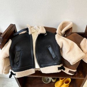 Hoodies Sweatshirts Children s Coat 2023 Vinterprodukt för pojkar och flickor Patchwork Fur Jacka Baby Standing Collar Short 231211
