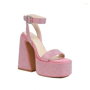 ارتداء أحذية كاملة Rainstone Bling Shine Women Sandals مقاومة للماء مربع أخمص القدمين الإناث عالي الكعب حزام مشبك الحفلات موجزة