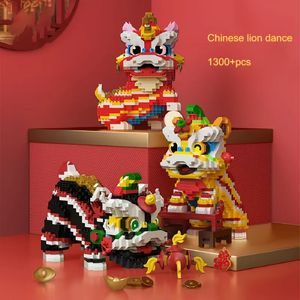 Suprimentos de brinquedo de Natal série criativa estilo chinês ornamentos de dança de leão montados blocos de construção pequenos brinquedos de partículas 231130