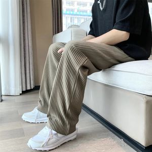 Calça masculina verão 3 color homens plissados moda moda de tamanho grande gelo seda coreana solta calça casual reto m2xl 231129
