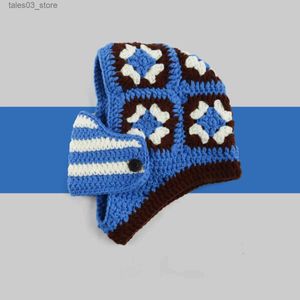 Beanie/Skull Caps Flower Striped Balaclava Male Mask One Knitted Hat Female Niche Personality Retro Travel Cool Warm Head Lei Feng Hat Tide Q231130