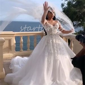 Abito da sposa floreale bianco 3D da favola Una linea sexy scollo a V Illsuion manica lunga Boho Abito da sposa rustico country Principessa Tulle Abito da sposa bianco bohémien da spiaggia