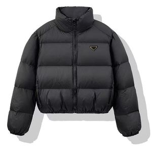 Kvinnor Parada Designer Prad Winter Jacket Autumn Parada Kvinnors ytterkläder Kort kappa Långärmad tröja Vindtät jacka Kvinnor Jacka ner Coat 6821