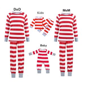 Пижамы Одинаковая одежда для всей семьи Рождественский пижамный комплект Мать Отец Дети Сын Одежда из двух предметов Красная полосатая пижама Пижамы 231129