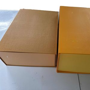 Luxury Gift Box Clothing Bag Portable Bags Ribbon Card Set 30cm Large Packaging Paper Gifts Brand Packages Store Product Display Boxes