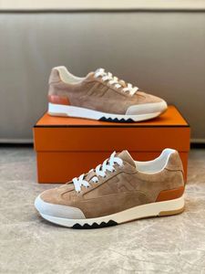 Berömda män casual skor får löpande sneakers italienska mode elastiska band låga toppar gummibrunt vita mocka läder multicolor designer walk sportskor box eu 38-45