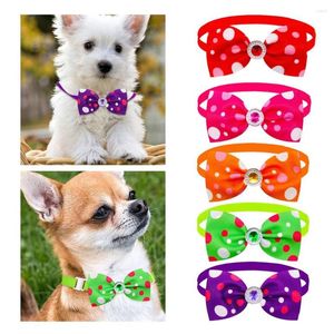 Köpek yakaları 5pcs kedi yaka hafif yumuşak polka desen desen pet bowknot boyun aksesuarları