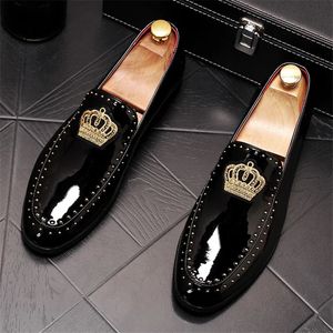 Dress Shoes Luxury Royal Style Men Handmade Embroidery Crown Pattern Exotic Designer Loafers FashionBrand Casual Wedding 231130