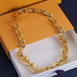 Nytt mode 18K Gold Chokers Halsband utsökta enkel lyxdesignerkedjans halsband Designer för kvinnor och män älskare gåva smycken