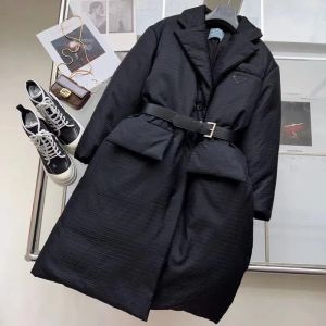 New Womens Down Jacke Winterjacken Mäntel echte Waschbär Haarkragen warme Mode Parkas mit Gürtel Lady Baumwollmantel Oberbekleidung große Tasche