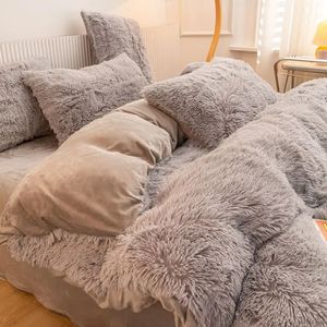 Set di biancheria da letto di lusso 4 pezzi Super Shaggy morbido pile di corallo caldo e accogliente set di biancheria da letto in velluto di visone copripiumino copripiumino set copriletto coperta 231129