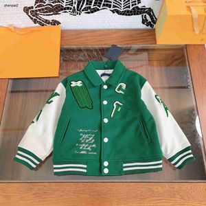 豪華な幼児ジャケットウールファブリックキッズデザイナー衣料品少女ボーイアウターウェアサイズ100-160スリーブPUレザーベビーコートNov25