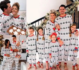 Aile Eşleşen Kıyafetler Yıl Pijamaları Baba Anne Çocuklar Bebek Süwear Mommy ve Ben Giysileri Üst Pantolon Noel 231129