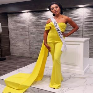 Elegant Yellow Jumpsuit Prom Dress With Cape Beaded Plus Size Satin Dubai Evening Dress 2024 Abaya Celebrity Black Girls Formal Occasion Birthday Dress Promdress