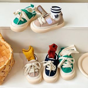 Athletic Outdoor Baby Buty Buty wiosna lato Korean Boy Canvas But wszechstronne dzieci dziewczyny miękkie zwykłe zapatillas 231128