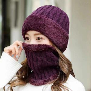 Berets Mid-Aged Hat Scarf Set Thermal Winter for Men Women Mysig stickad mössa med fleece-foderhals