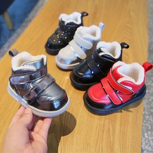 Stivali Bambini Inverno Ragazzi Scarpe di cotone Moda Addensare Caldi Bambini Ragazze Sneakers Outdoor Baby Short 231129