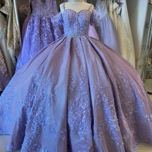 Lavanta parlak tatlım prenses quinceanera elbise balo elbisesi spagetti kayışı tatlı 16 elbise boncuk aplikler dantel 15. parti elbiseleri