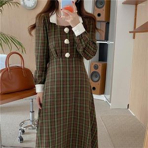 Casual Dresses Spring Vintage Plaid kjol Damer Long Dress Elegant midja Slimning Fashion 2023 Square Collar Office Chic