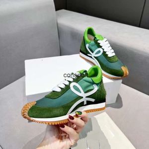 Designer sapatos casuais fluxo corredor em camurça de nylon lace upl oeweelies sneaker macio superior mel borracha onda sola homens mulheres luxo que curvas em torno do 06