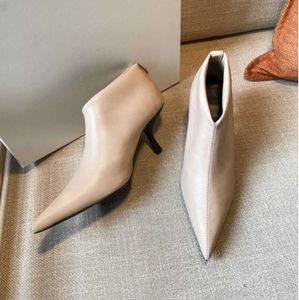 Row Boot Designer Coco Romy Boots Kadın Moda Deri Topuk Ayak Bilgi Döşesi Sıralar İnekler Saçlı Toe Bootie Modeli Ayakkabı Bhyghj