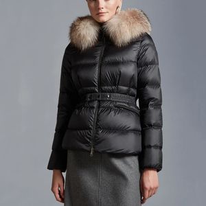 Piumino da donna Parka invernale 2023 Classico collo di pelliccia grande con cappuccio cintura ispessita vita magro corto nero 231130