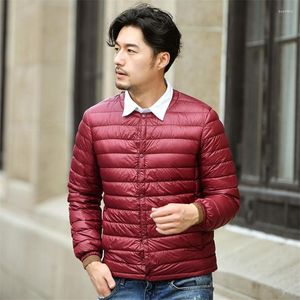 Piumino da uomo 2023 Giacche da uomo di grandi dimensioni Autunno Slim Short O-Collo Giacche da uomo Cappotto ultraleggero 90% Cappotti d'anatra bianchi Giacca invernale a maniche lunghe 5625