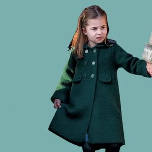 Куртки для маленьких мальчиков и девочек, принцесса, рождественские, красные, зеленые, длинная шерстяная куртка из 100 единиц, толстое пальто для малышей, верхняя одежда, одежда 12 месяцев 12 лет 231130
