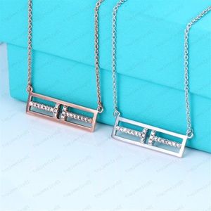 Designer Love Halsband Kvinnlig rostfritt stål Par Guldkedjan Square Pendant Neck Luxury Jewelry Present Girl Girlfriend Accessories Who235J