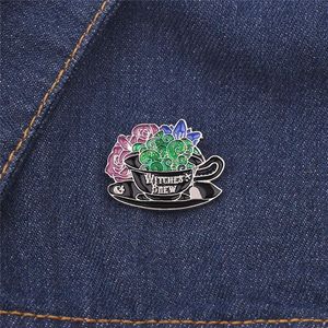 كامل 10pcs الساحرة الساحرة Brew Brew Lapel Pin Women Halloween Feminist Mother Gift Gift Monamel Pin Broche 201009325y