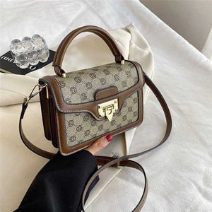 인기있는 인쇄용 휴대용 소형 사각 가방 여성 2023 New Fashion Winter One Shoulder Messenger Cleance Sale