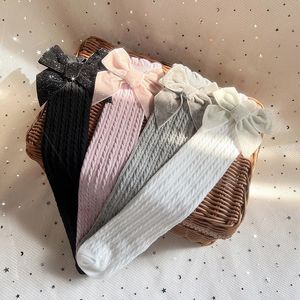 Szaliki owijają 12 PPairs Princess Baby Long Socks Dziewczyny Velvet Bows Hiszpańskie skarpetki No pięta Bawełniane kolano wysokie sosek świąteczny Dzieci 231129