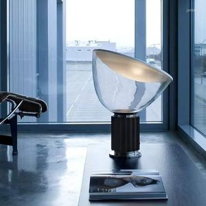 Lampy stołowe Nordic Home Bedside Lampa Włochy Designer Taccia Szkło radarowe do salonu sypialnia badanie biurka