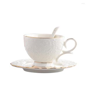 マグカップセラミックコーヒーカップホームシンプルな骨中国花茶英語の午後とソーサーリビングルームテーブル装飾