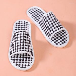 Slippers Pantuflas de Mujer 2023 بسيطة من الكتان القطن المحايد للزوجين المحمولة للمنزل الداخلي النساء 35-45 الحجم