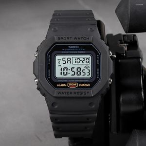 ساعة Wristwatches Men's Watch Alarm Clock Clock Wear-Wear-Outdoor Sport Digital لركوب الدراجات