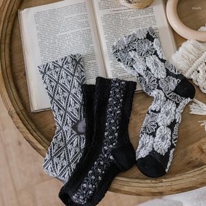 Frauen Socken Ethnische Lolita Lange Retro Harajuku Blume Stickerei Koreanischen Stil Streetwear Vintage Mode Crew