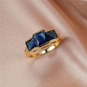 Bröllopsringar söta kvinnliga kristallblå stenring stor gul guldfärg för kvinnor vintage brud fyrkantig engagemang