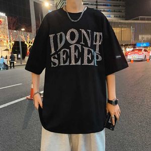 Camisetas masculinas japoneses coreanos casuais camisetas de streetwear harajuku camiseta de moda letra deslumbrante impressão preta branca confortável algodão y2302