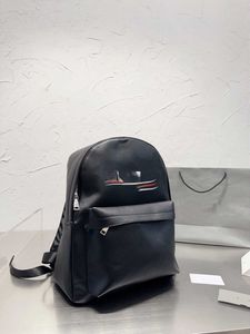 Homens e mulheres viajam na primavera verão de 2023 Designer New Sports School School Leisure Bag Onda de viagem ao ar livre Backpack