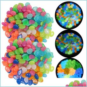 Tr￤dg￥rdsdekorationer 100 st/parti lysande stenar lyser i m￶rka dekorativa stenar g￥ngv￤gar gr￤smatta akvarium fluorescerande ljus droppe levererar dhbqu