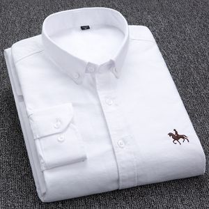 メンズカジュアルシャツ綿 100% オックスフォード長袖刺繍馬ポケットなしソリッドイエロードレス男性プラスサイズ 5XL6XL 230131
