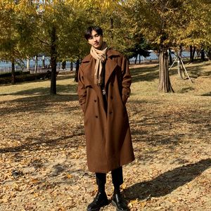 Misto lana da uomo Cappotto lungo spolverino caramello Uomo Trench invernale Stile coreano Uomo Solid doppio petto Trench casual allentato in lana 230201