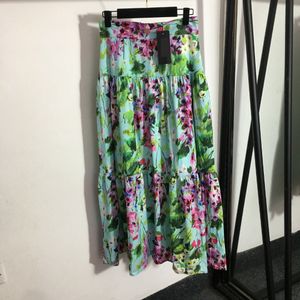 Mulheres Sexy Saia Verão Malha Vestido Mulheres Meninas Designer Vestido Long Stretch Cintura Retro Sólida Plissada Carta Imprimir Dres Simia Beach Dresss Cor Preta