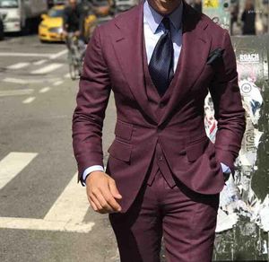 Abiti da uomo Stile One Button Smoking da sposo bordeaux Risvolto con risvolto Groomsmen Uomo Abito da sposa uomo (giacca pantaloni gilet cravatta) W: 154