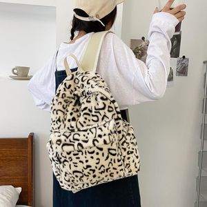 Skolväskor kvinnor mode leopard mönster tryck backapck höst vinter plysch damer casual ryggsäckar handväskor handväskor