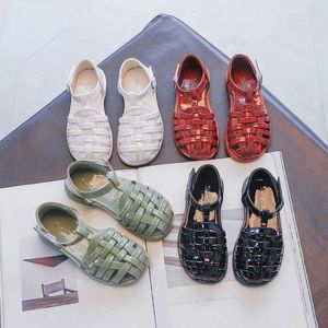 Meninas sandálias romanas 2022 Summer Sapatos de cor sólidos de verão