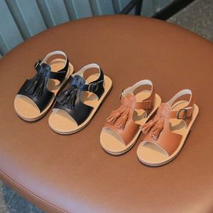 Сандалии, красивая обувь с кисточками для детей, обувь для девочек в стиле ретро, черная, белая, коричневая летняя обувь, детские сандалии, пляжная обувь для маленьких девочек на плоской подошве