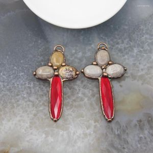 Anhänger Halsketten Vintage Kreuzform geschnittene facettierte rotes Glasschwert Anhänger Natural Coral Jaspers Charms Halskette DIY Schmuckzubehör Accessoires