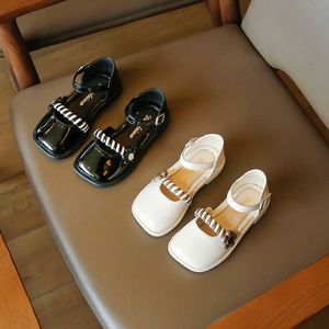 2022 neue Mädchen Leder Sandalen Sommer PU Platz-toe Kinder Vielseitige Kinder Mode Niedlichen Prinzessin Casual Kleid Schuhe 0202